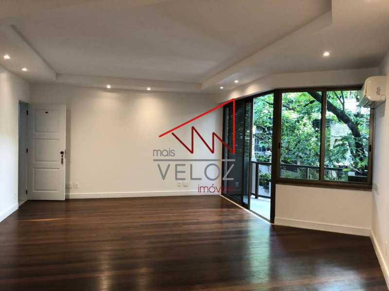 Apartamento à venda com 3 quartos, 113m² - Foto 2