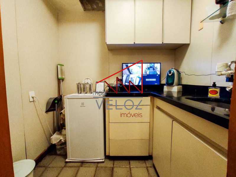 Apartamento à venda com 2 quartos, 75m² - Foto 4