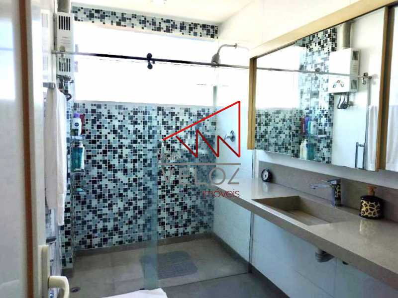 Apartamento à venda com 3 quartos, 298m² - Foto 2