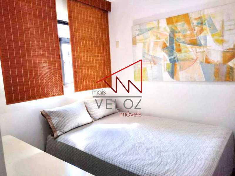 Apartamento à venda com 3 quartos, 298m² - Foto 4