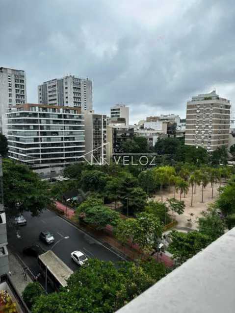 Apartamento à venda com 2 quartos, 71m² - Foto 2