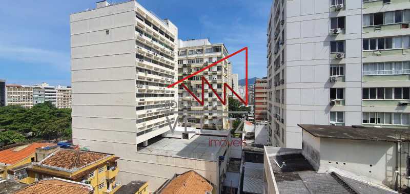 Apartamento à venda com 3 quartos, 130m² - Foto 1