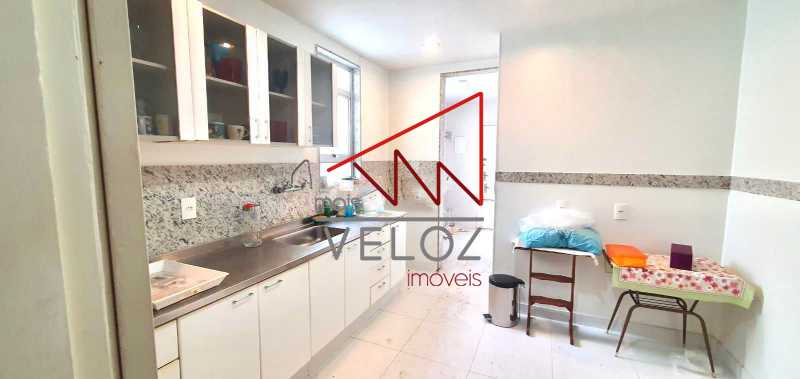 Apartamento à venda com 3 quartos, 130m² - Foto 11