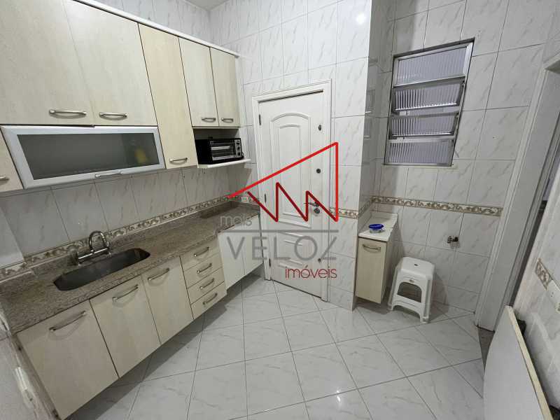 Apartamento à venda com 2 quartos, 70m² - Foto 19