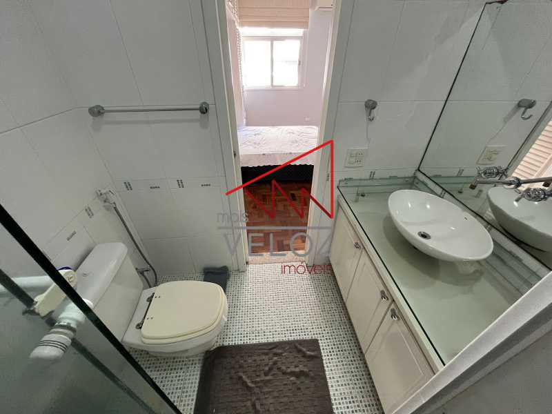 Apartamento à venda com 2 quartos, 70m² - Foto 15