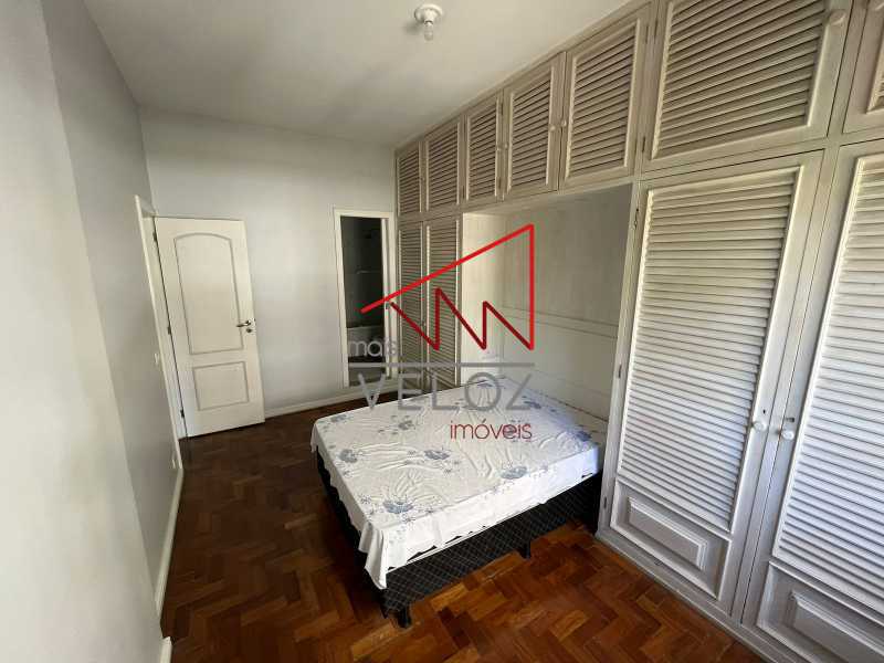 Apartamento à venda com 2 quartos, 70m² - Foto 11