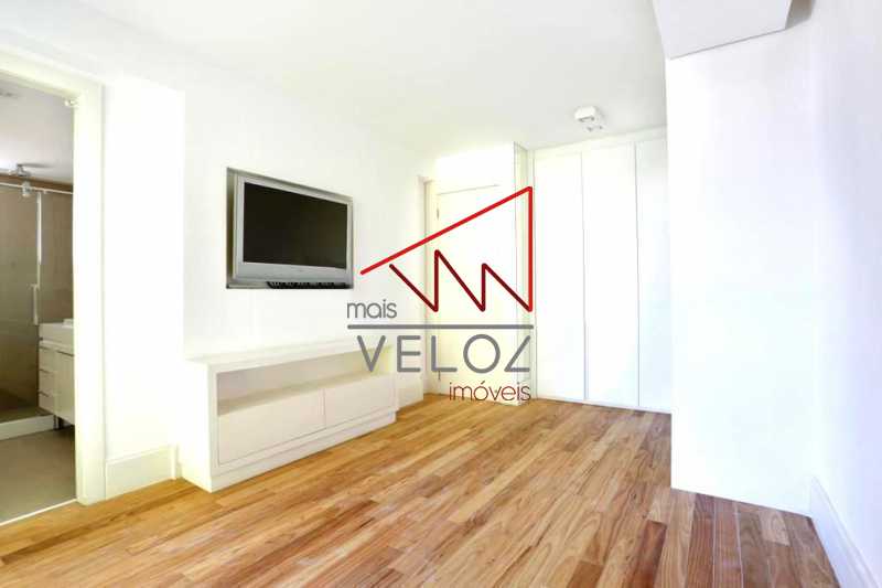 Apartamento à venda com 4 quartos, 210m² - Foto 5