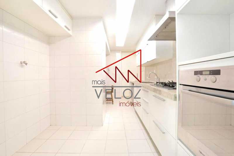 Apartamento à venda com 4 quartos, 210m² - Foto 14