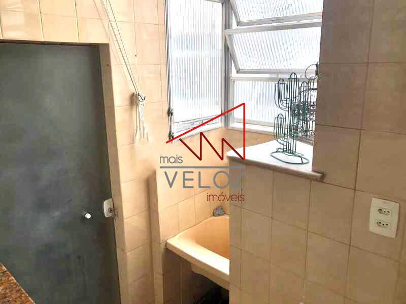 Apartamento à venda com 2 quartos, 70m² - Foto 12