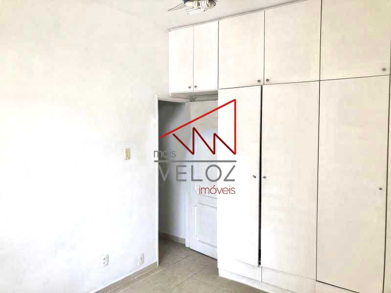 Apartamento à venda com 2 quartos, 70m² - Foto 5