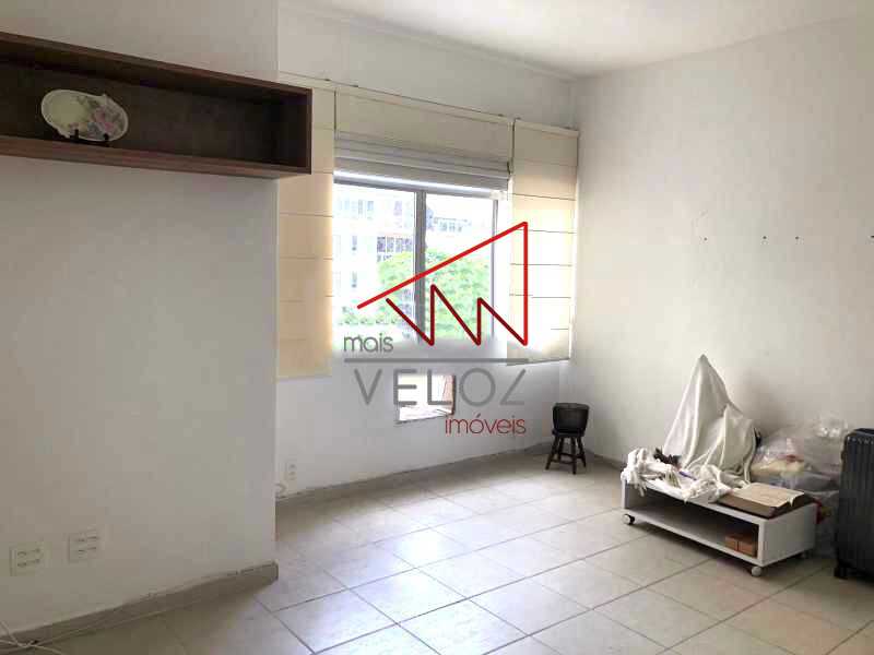 Apartamento à venda com 2 quartos, 70m² - Foto 1