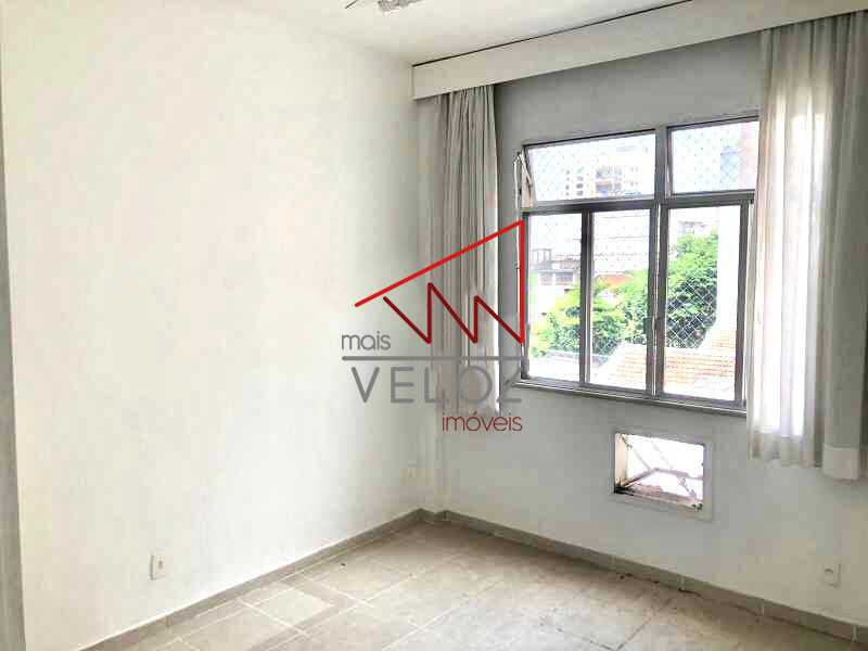 Apartamento à venda com 2 quartos, 70m² - Foto 4