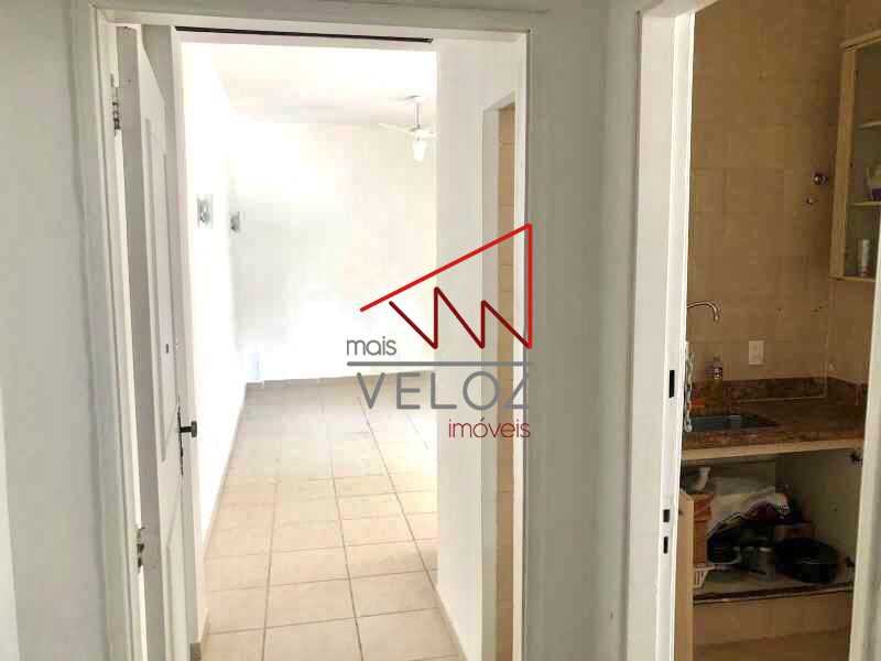 Apartamento à venda com 2 quartos, 70m² - Foto 13