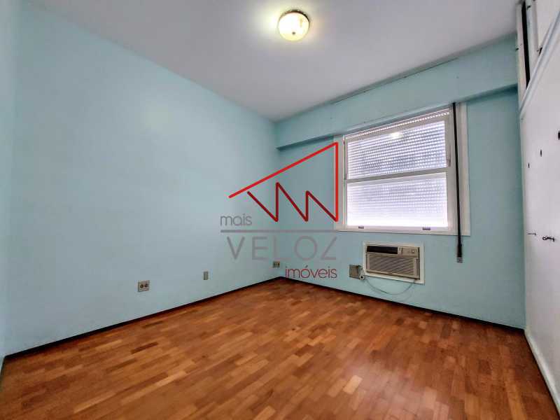 Apartamento à venda com 4 quartos, 180m² - Foto 10