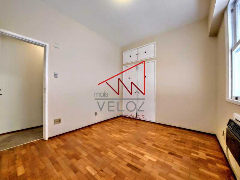 Apartamento à venda com 4 quartos, 180m² - Foto 14