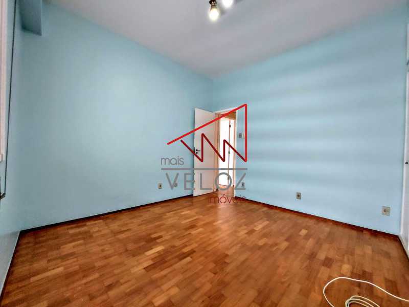 Apartamento à venda com 4 quartos, 180m² - Foto 17