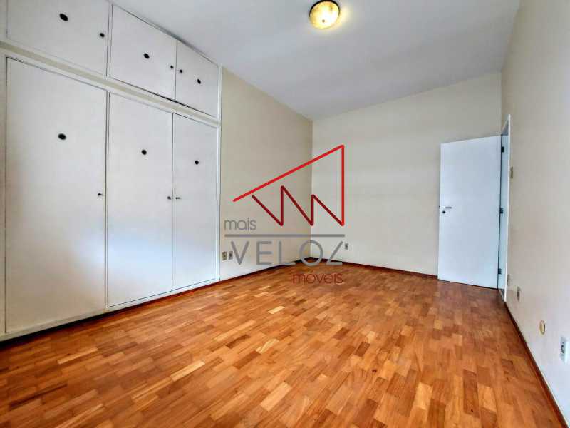 Apartamento à venda com 4 quartos, 180m² - Foto 21