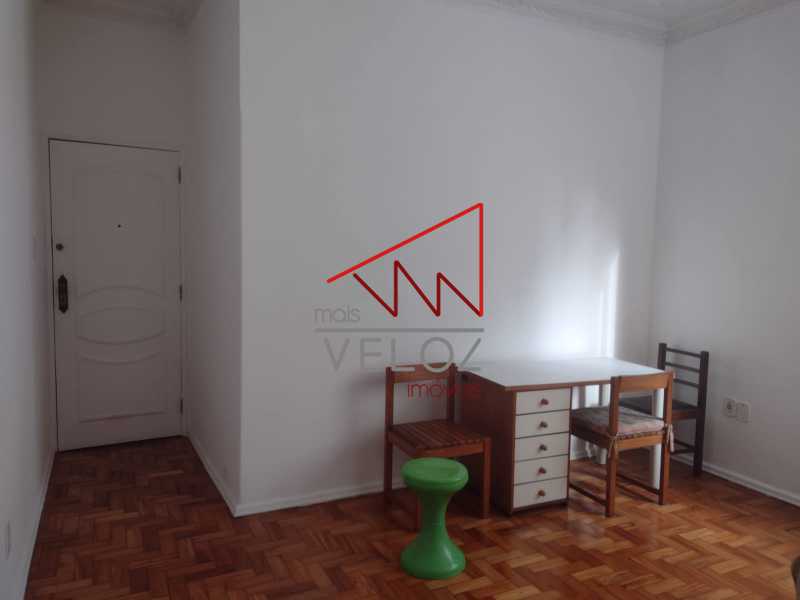 Apartamento à venda com 1 quarto, 42m² - Foto 2