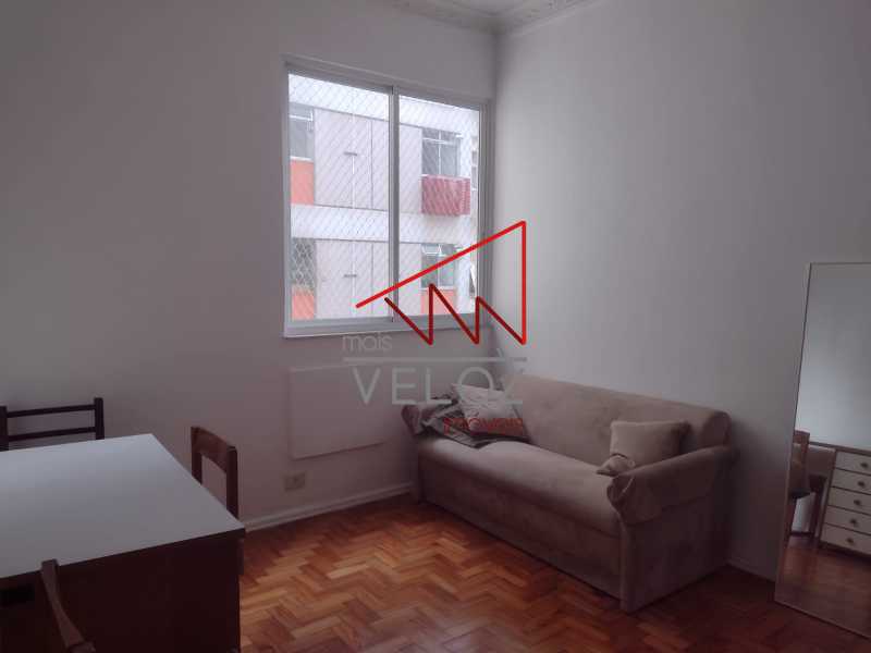 Apartamento à venda com 1 quarto, 42m² - Foto 1