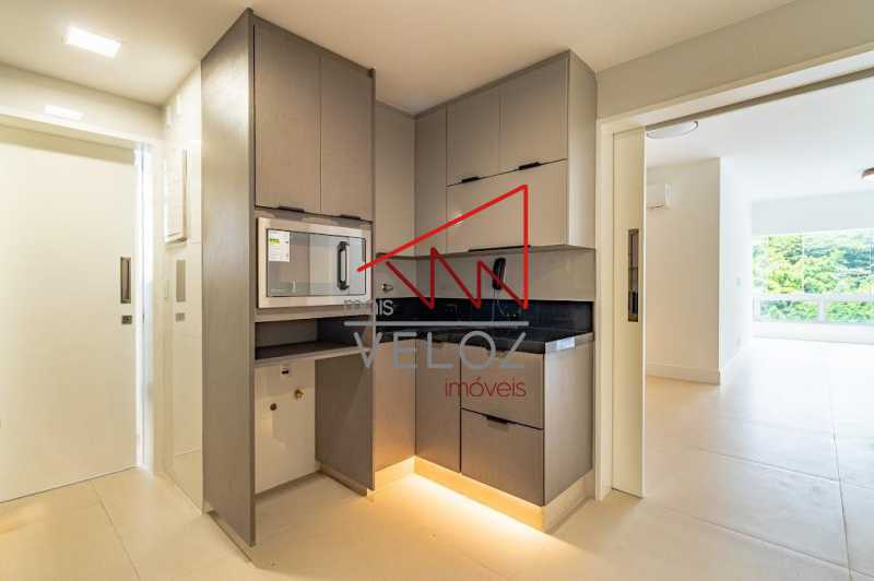 Apartamento à venda com 3 quartos, 94m² - Foto 2