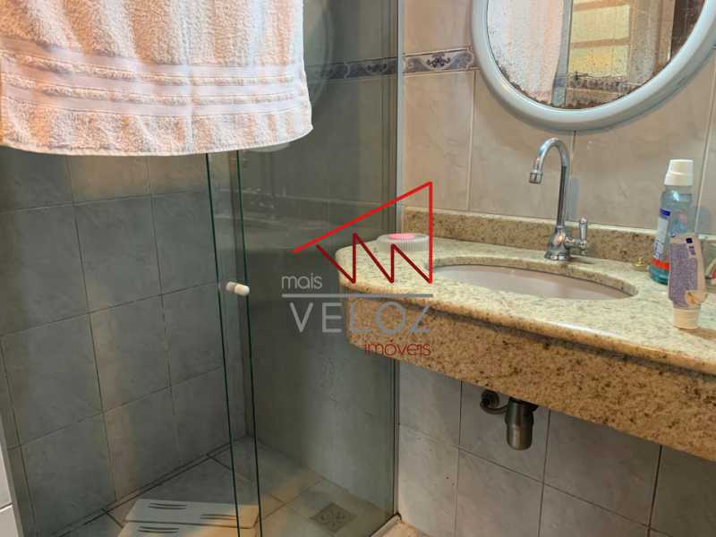 Casa à venda com 5 quartos, 241m² - Foto 11