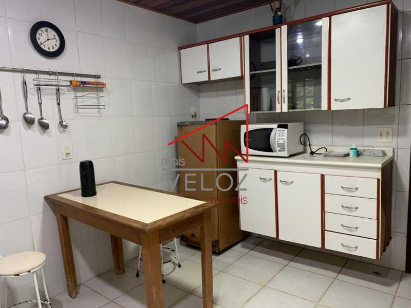 Casa à venda com 5 quartos, 241m² - Foto 14