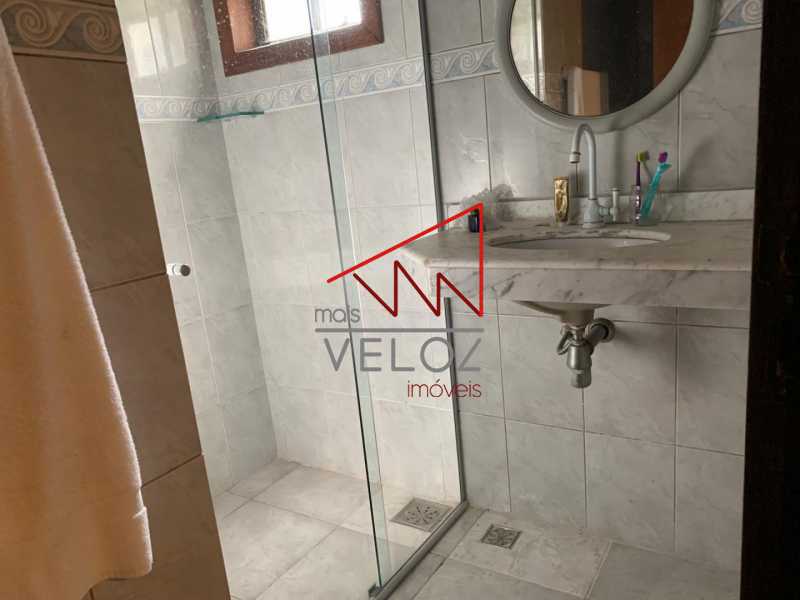 Casa à venda com 5 quartos, 241m² - Foto 19