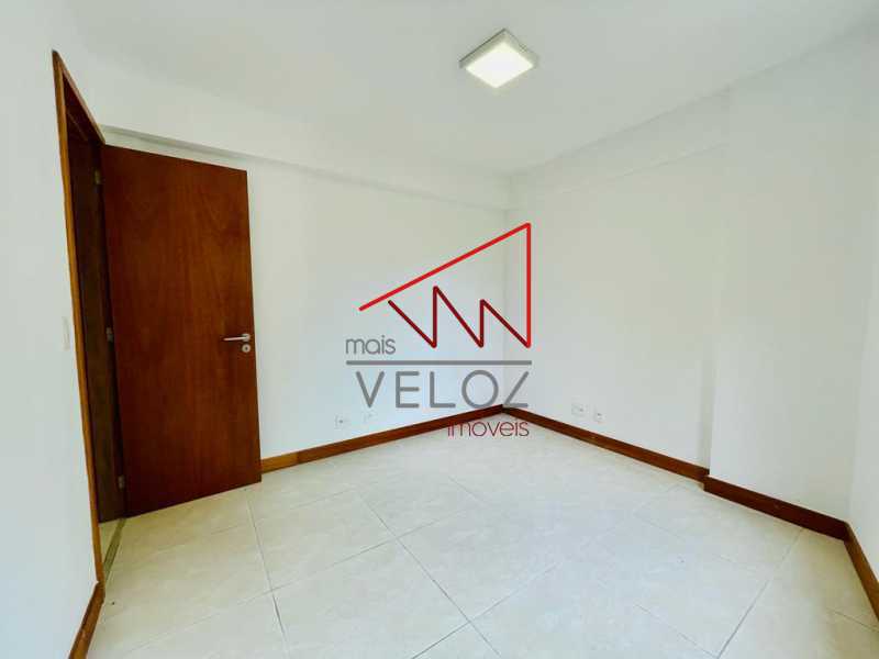 Apartamento à venda com 2 quartos, 74m² - Foto 6