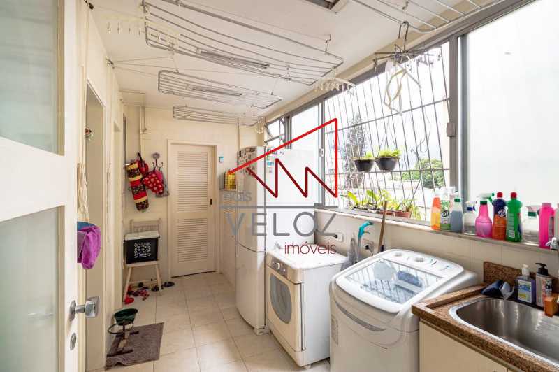 Apartamento à venda com 4 quartos, 229m² - Foto 1