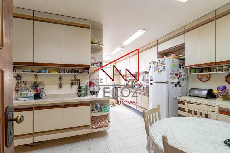 Apartamento à venda com 4 quartos, 229m² - Foto 5