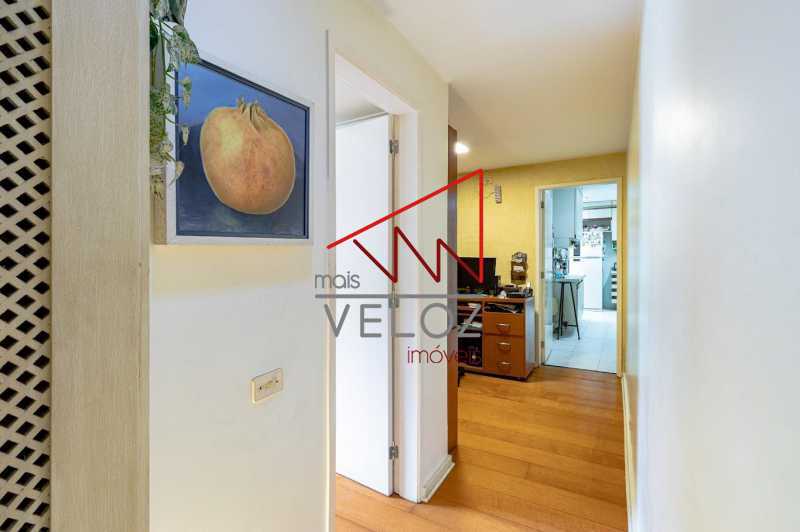 Apartamento à venda com 4 quartos, 229m² - Foto 6