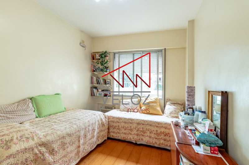 Apartamento à venda com 4 quartos, 229m² - Foto 9