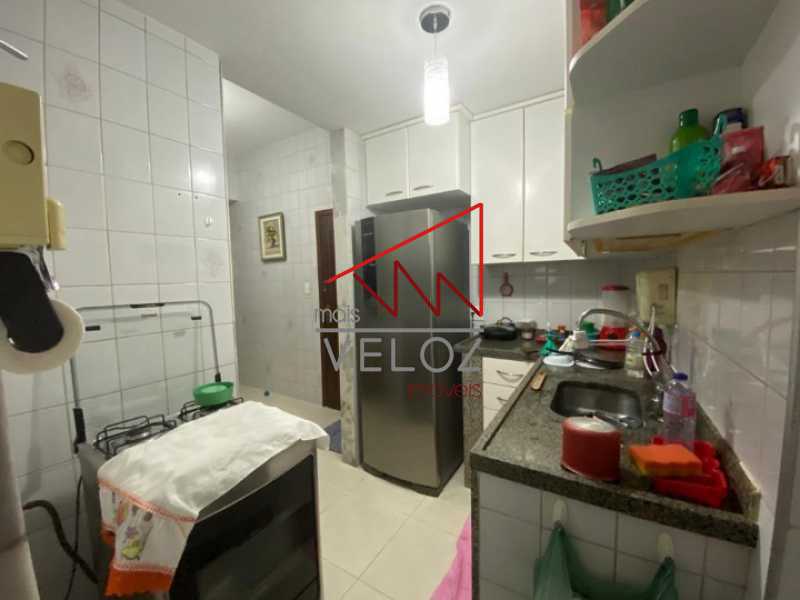 Apartamento à venda com 2 quartos, 75m² - Foto 3