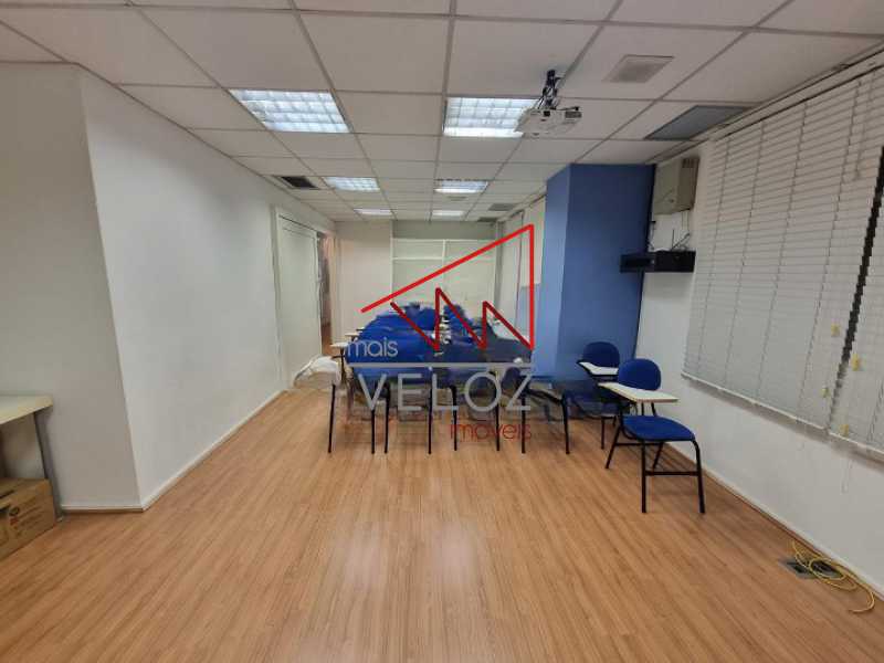 Apartamento à venda com 4 quartos, 220m² - Foto 12