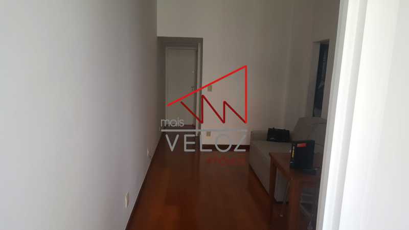 Apartamento à venda com 2 quartos, 72m² - Foto 4