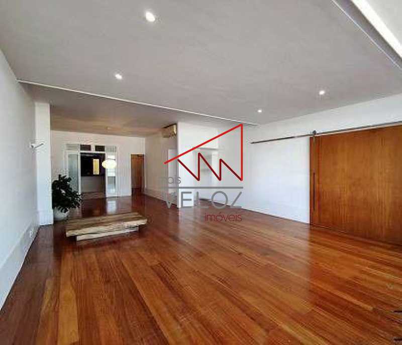 Apartamento à venda com 4 quartos, 215m² - Foto 2