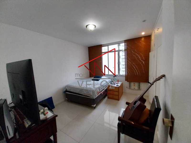 Apartamento à venda com 4 quartos, 300m² - Foto 9