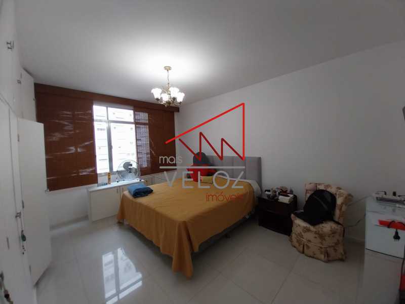 Apartamento à venda com 4 quartos, 300m² - Foto 18