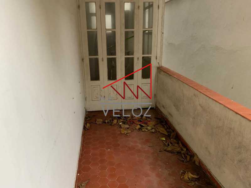 Apartamento à venda com 3 quartos, 67m² - Foto 2