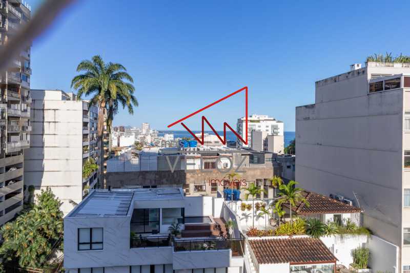 Apartamento à venda com 4 quartos, 240m² - Foto 1