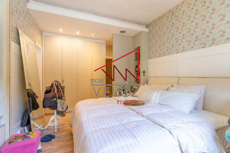 Apartamento à venda com 4 quartos, 240m² - Foto 17