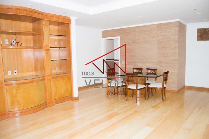 Apartamento à venda com 3 quartos, 156m² - Foto 1