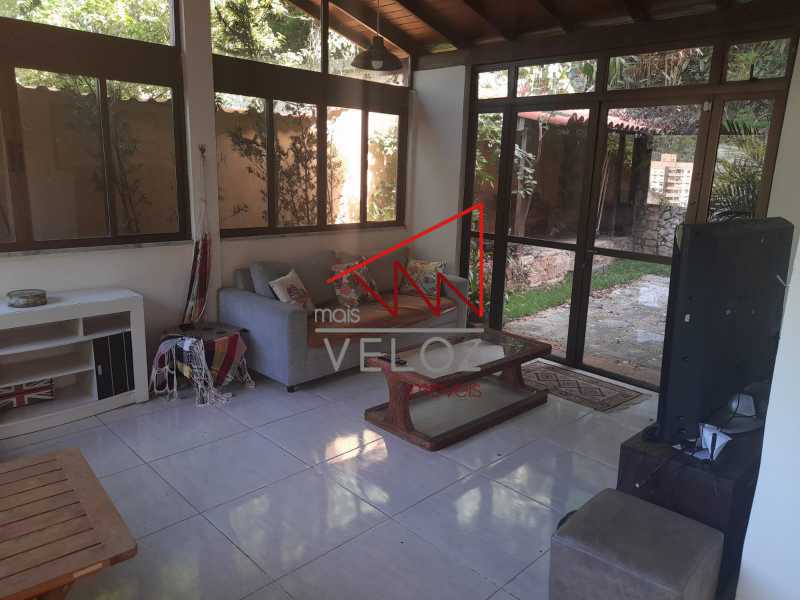 Casa à venda com 4 quartos, 406m² - Foto 2