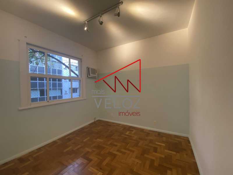 Apartamento à venda com 4 quartos, 136m² - Foto 4