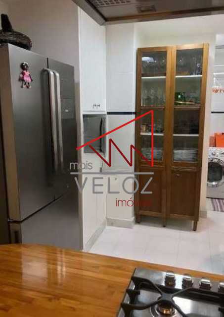 Apartamento à venda com 2 quartos, 70m² - Foto 11