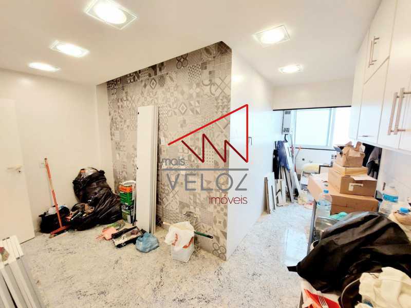 Apartamento à venda com 3 quartos, 150m² - Foto 6