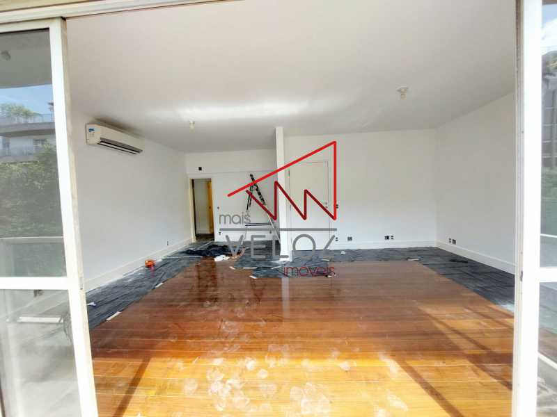 Apartamento à venda com 3 quartos, 150m² - Foto 12