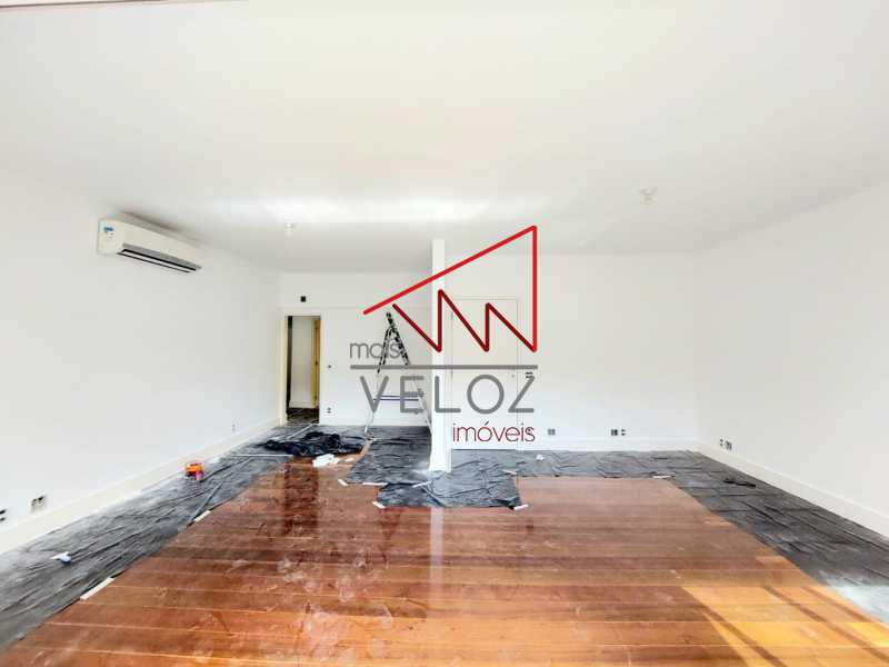 Apartamento à venda com 3 quartos, 150m² - Foto 21