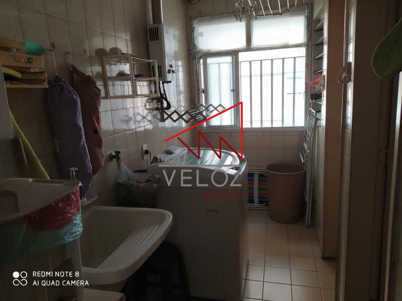 Apartamento à venda com 3 quartos, 143m² - Foto 3