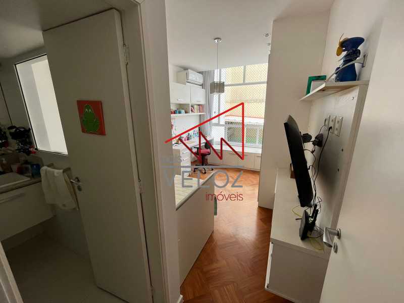 Apartamento à venda com 3 quartos, 150m² - Foto 7